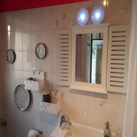 Lägenhet Vibrant In With Private Terrace