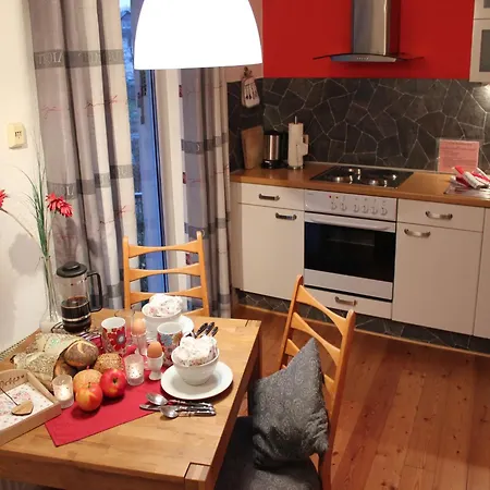 Vibrant In With Private Terrace Apartman